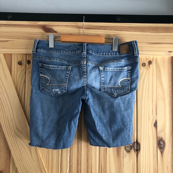 Distressed Denim shorts. American Eagle. Size 8. - Picture 4 of 4